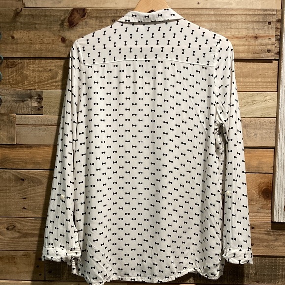DIVIDED Dot Button Down Long Sleeve Top - Picture 5 of 7